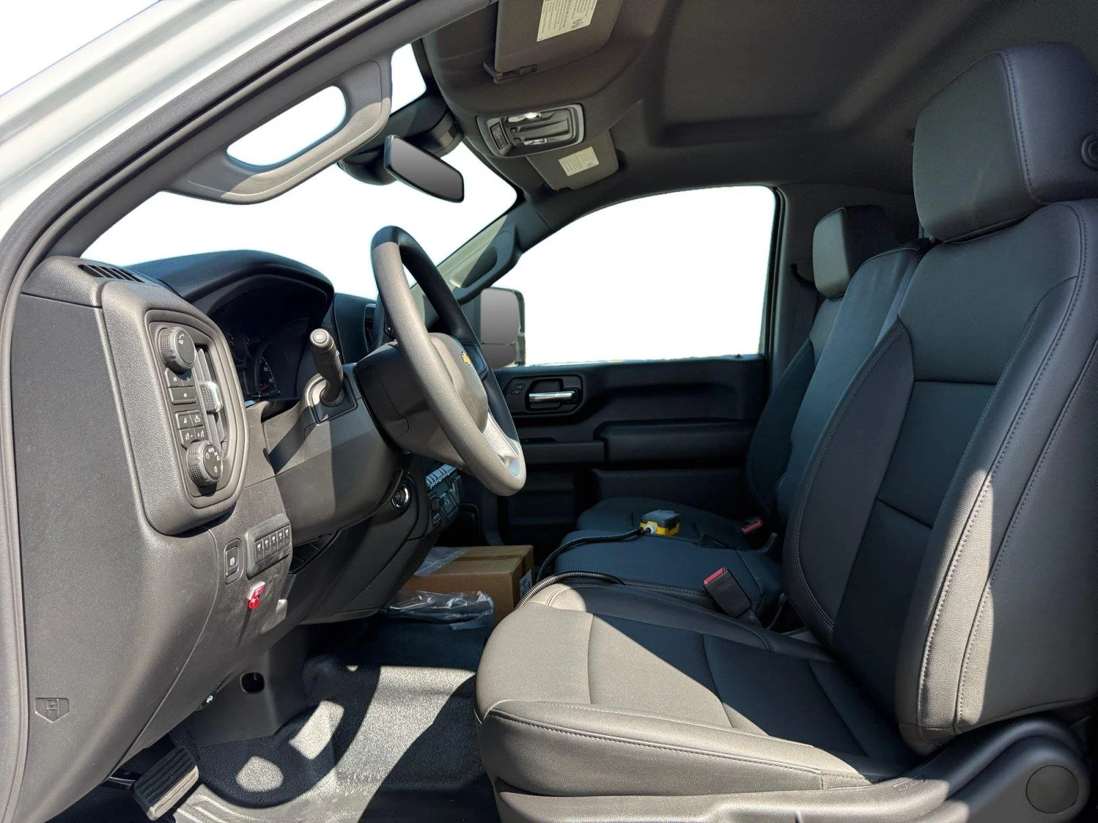New 2026 Summit White Chevrolet Work Truck image 10