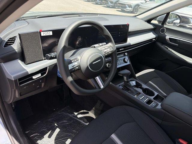 New 2026 Blue Hyundai SE image 11