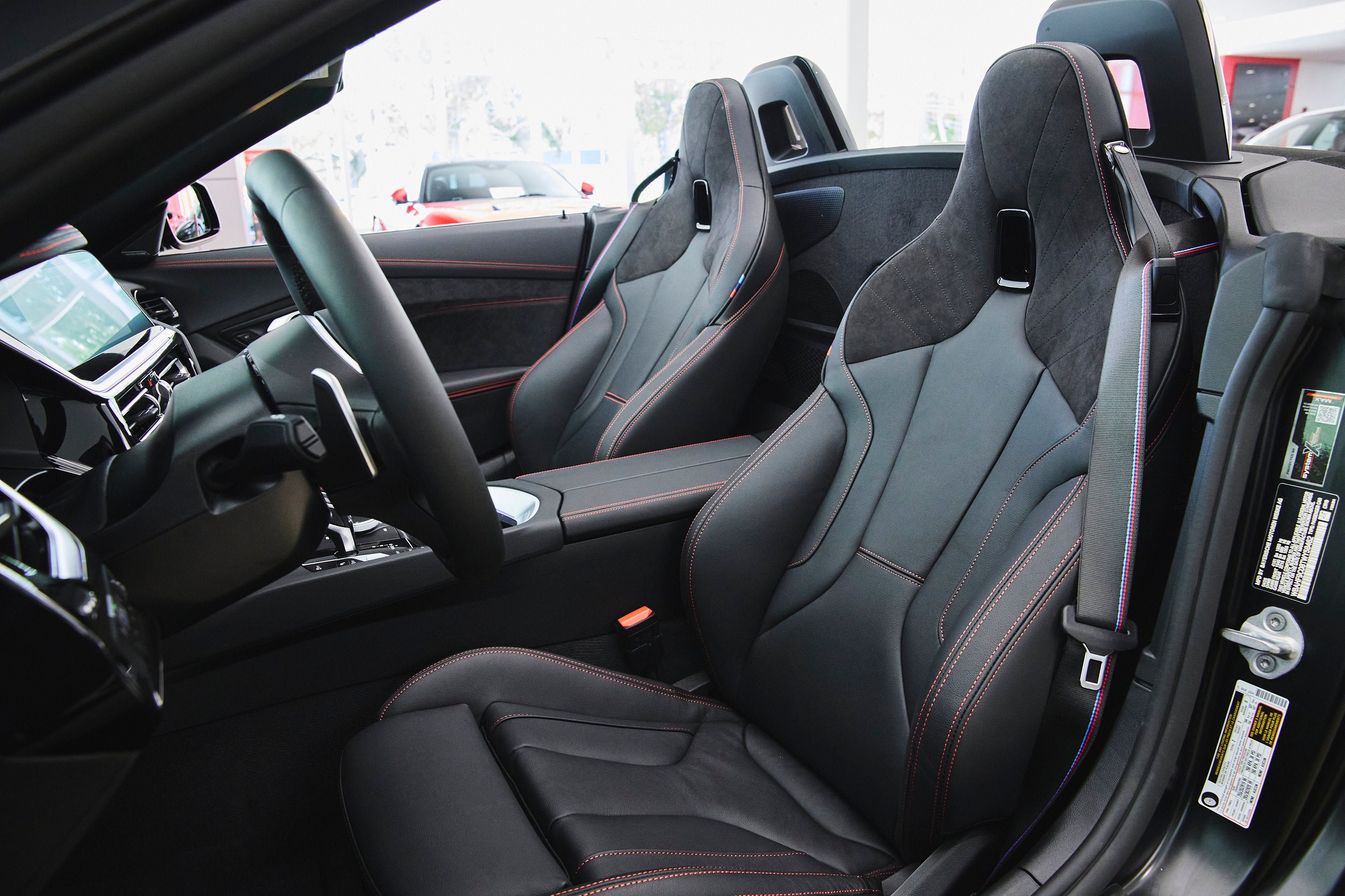 2026 BMW Z4 M40i - Photo 10