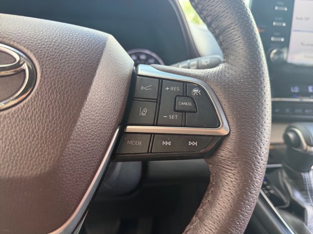 Used 2022 Beige Toyota Platinum image 12