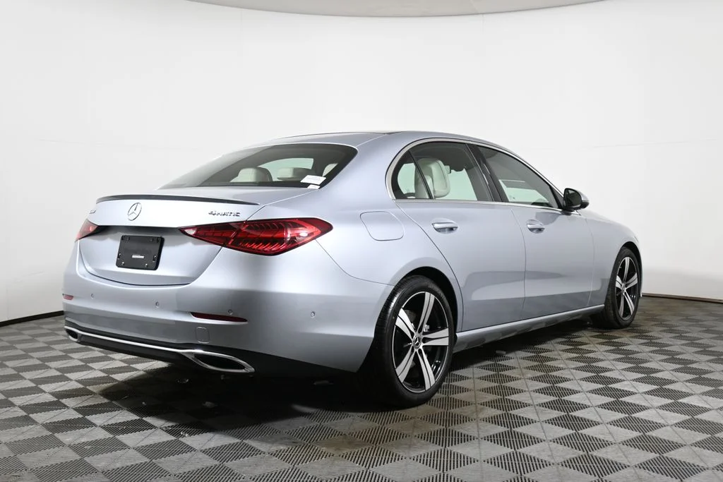 Used 2026  Mercedes-Benz C 300 image 7