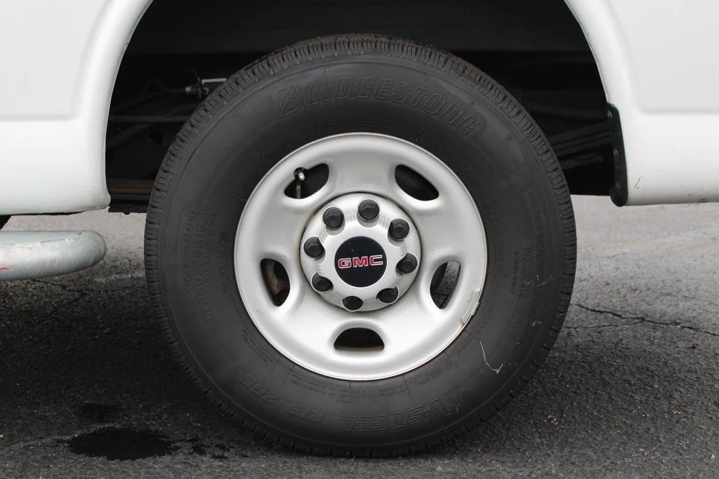 2023 GMC Savana Cargo Work Van - Photo 11