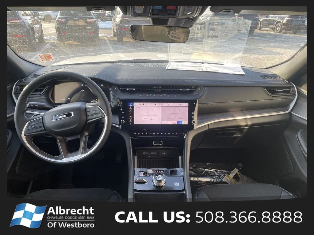 New 2026 Bright White Clear-Coat Exterior Paint Jeep Altitude image 18