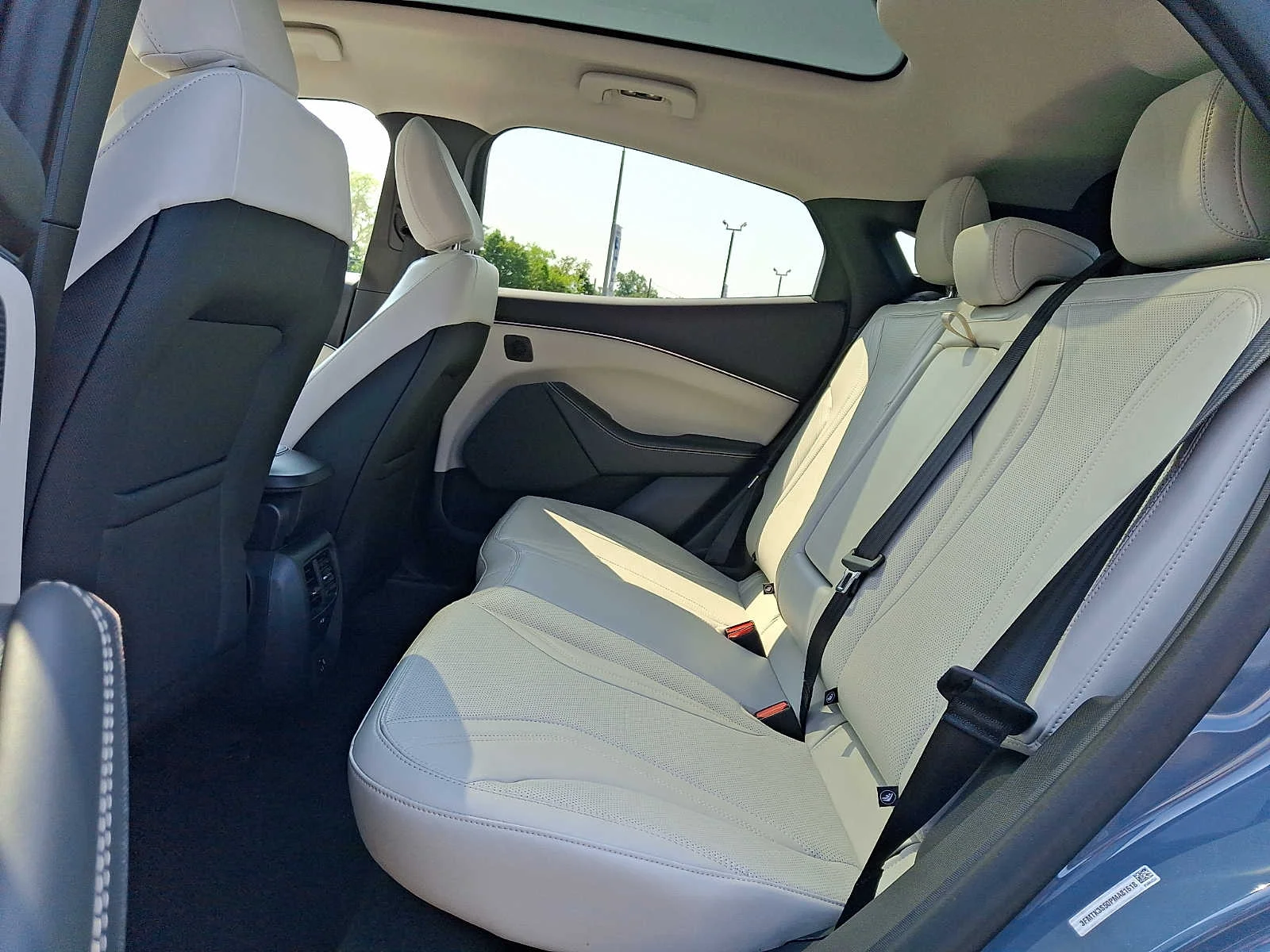 Used 2023 Vapor Blue Ford Premium image 10