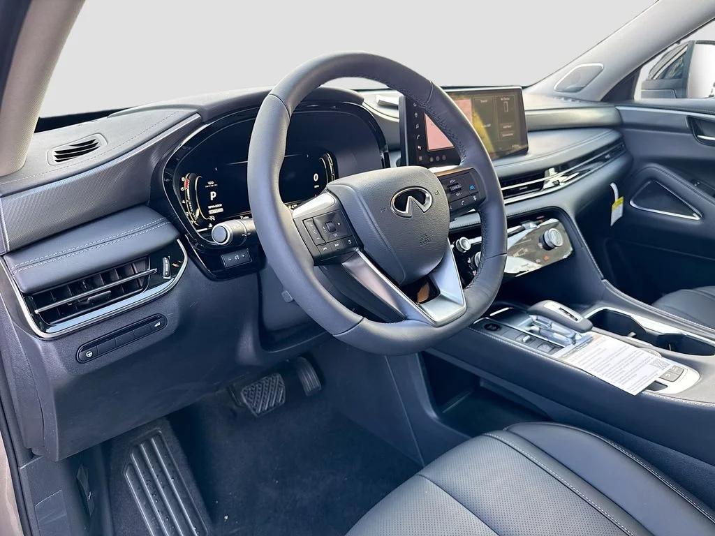 Certified Used 2026 Silver INFINITI LUXE image 10