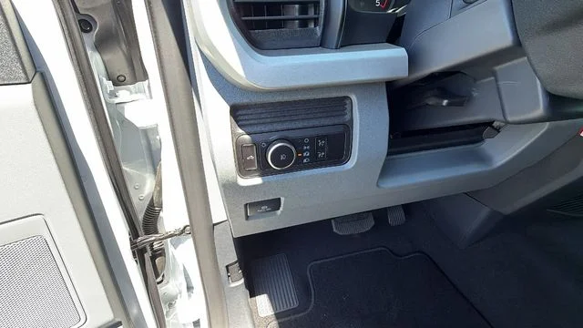 New 2026 Oxford White Ford F-250® XL image 31