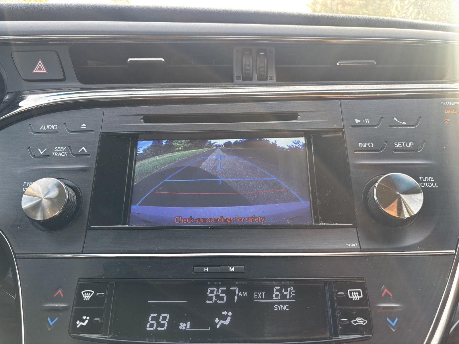 Used 2014  TOYOTA  image 16