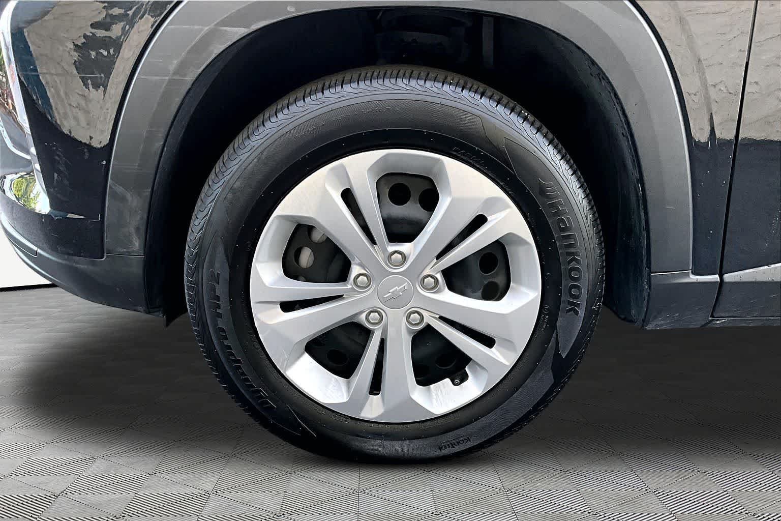 Used 2025 Mosaic Black Metallic Chevrolet LS image 11