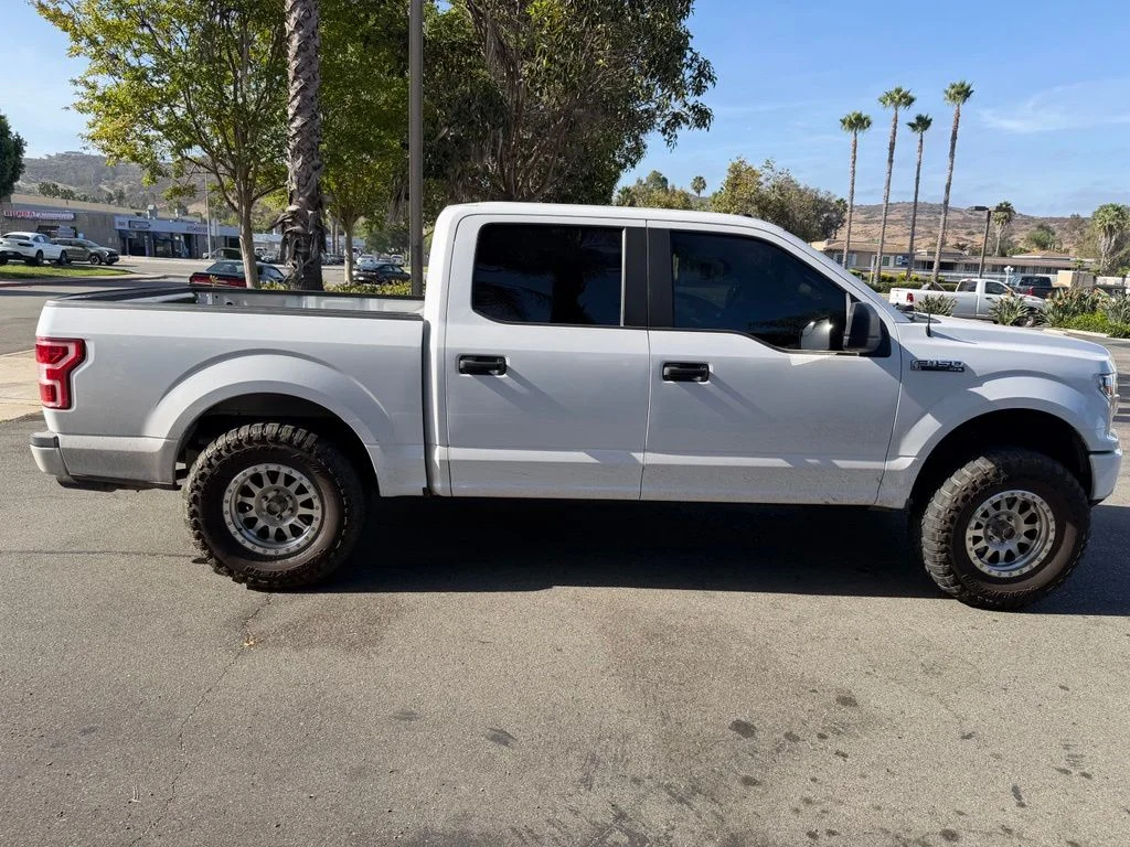 Used 2018 White Ford XL image 14