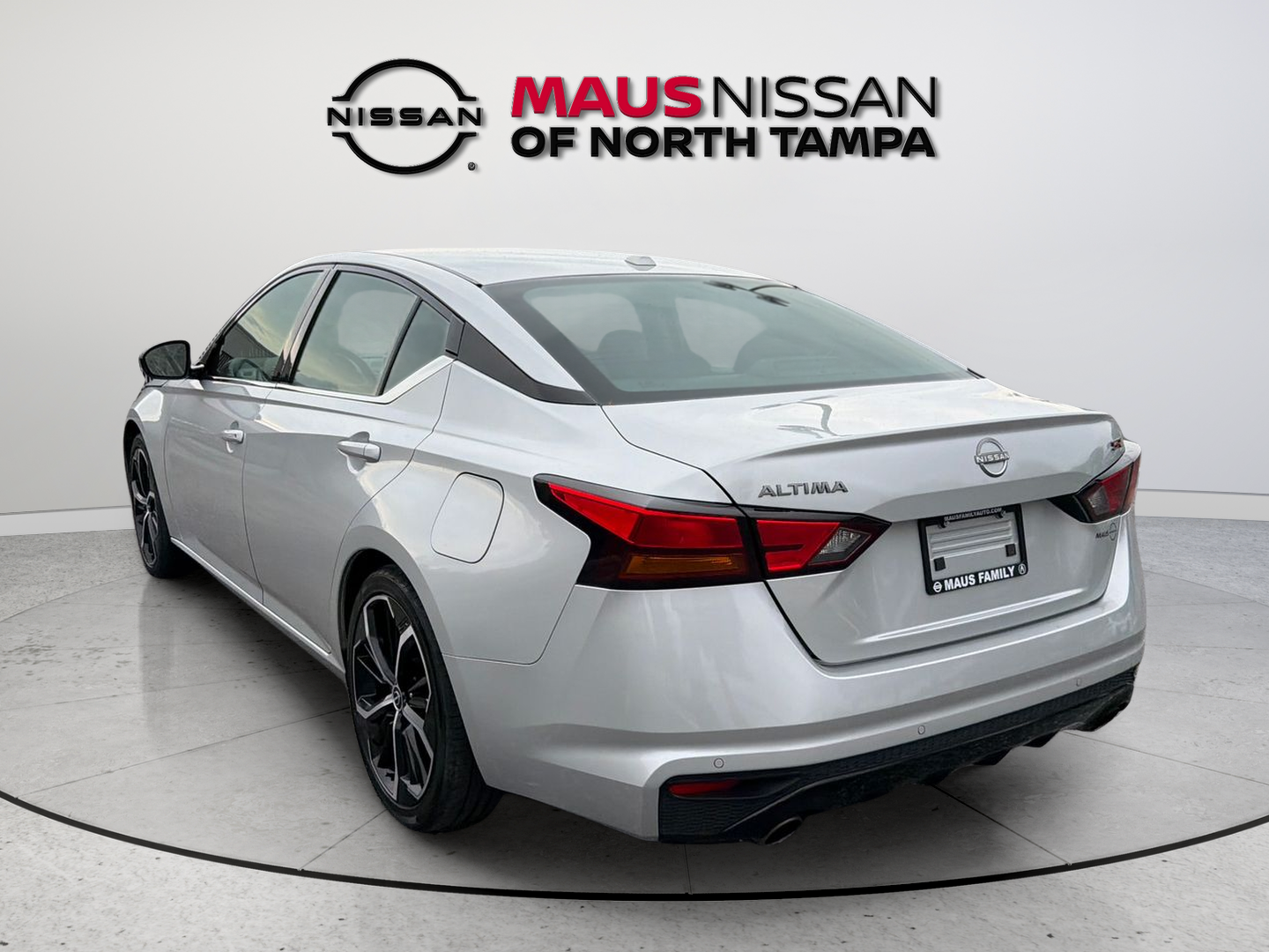 Used 2024 Silver Nissan 2.5 SR image 6