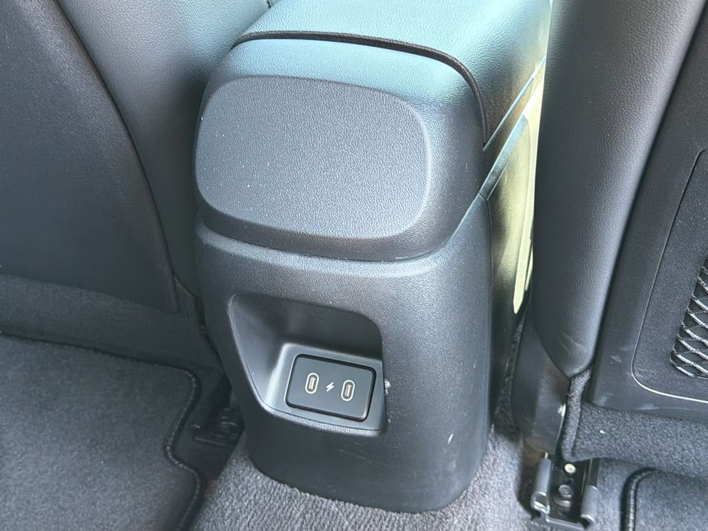 2025 Hyundai Elantra Limited - Photo 43