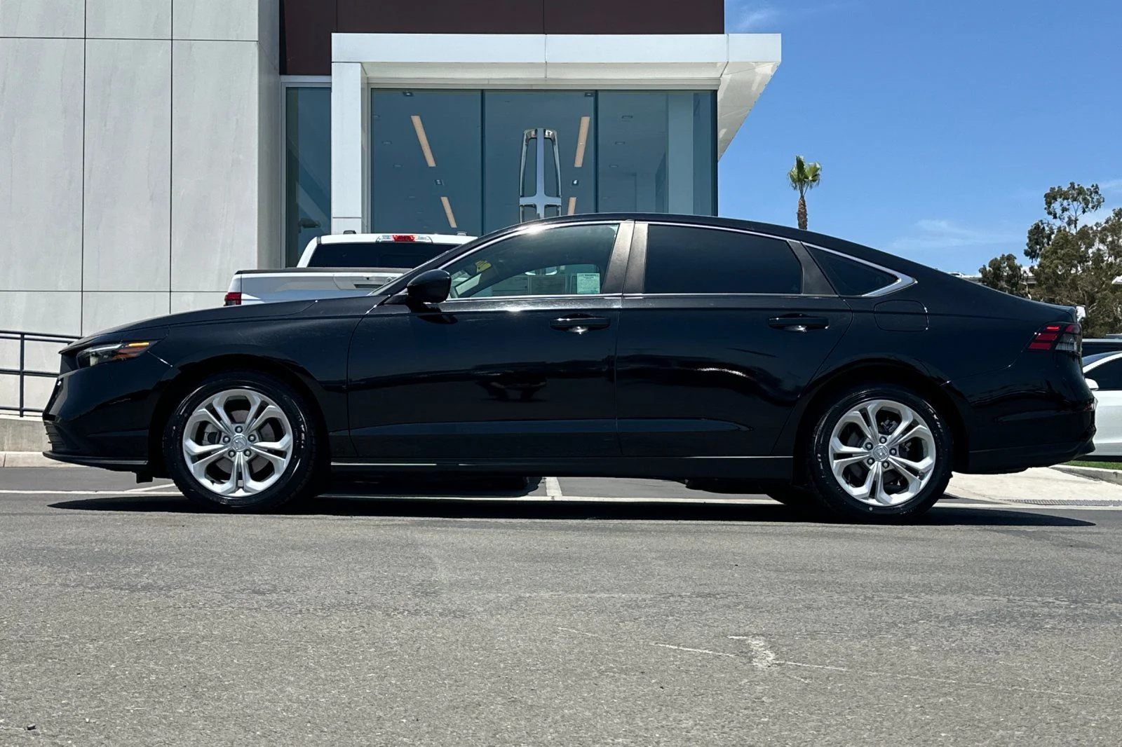 Certified Used 2023 Crystal Black Pearl Honda LX image 6