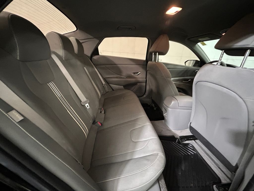 Used 2024 Black Hyundai SEL image 17