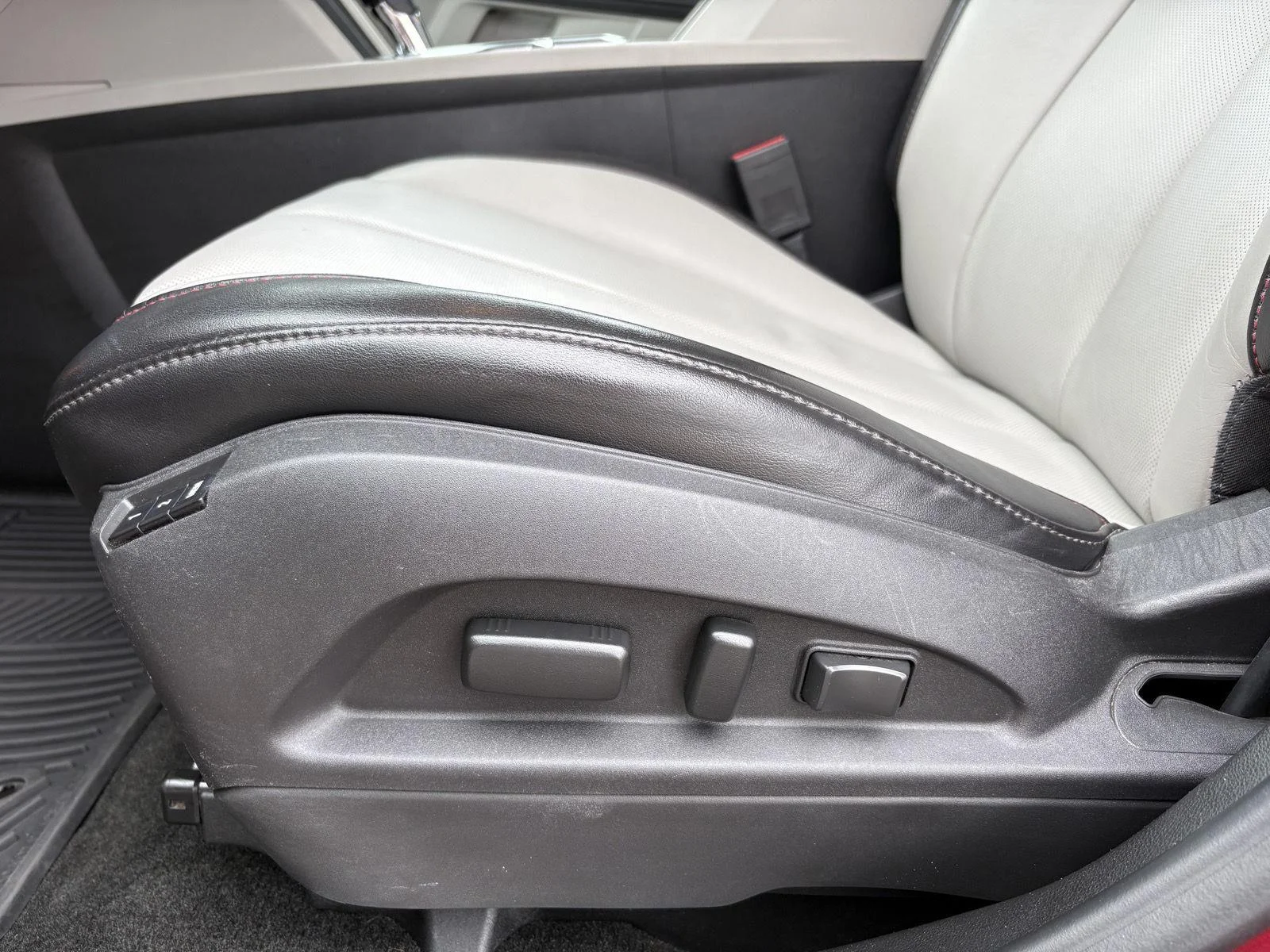 Used 2017 Siren Red Tintcoat Chevrolet Premier image 11
