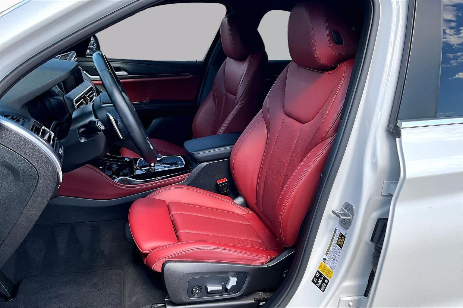 Pre-Owned 2023 BMW X4 XDrive30i
