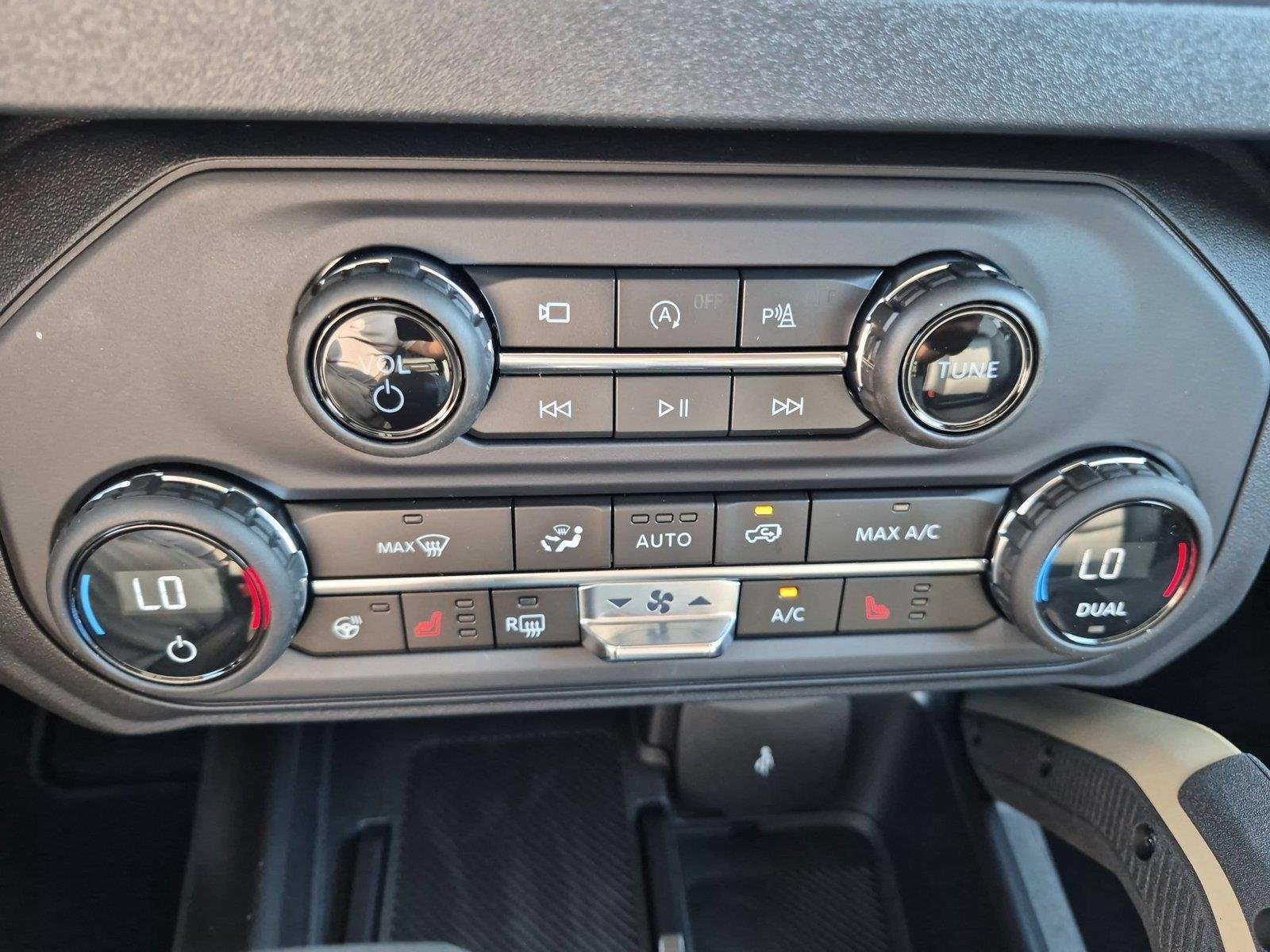 New 2026 Oxford White Ford Badlands® image 26