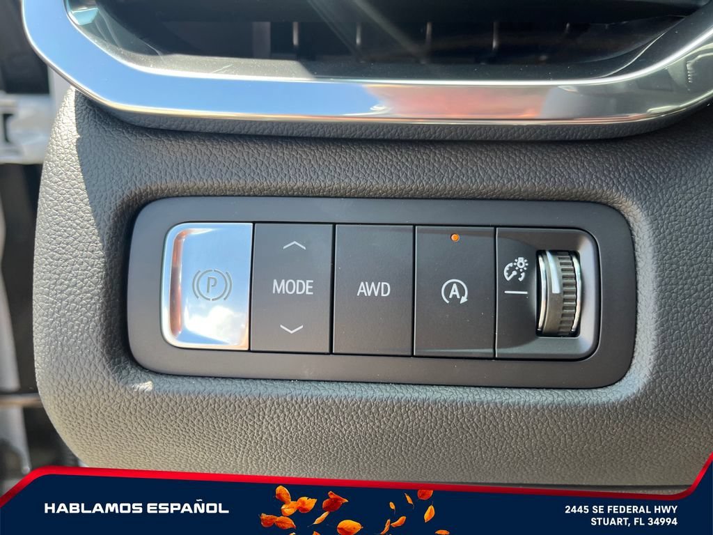 New 2026 Glacier White Tricoat GMC Denali Ultimate image 18