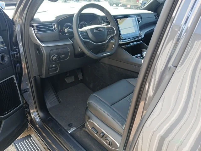 New 2026 Baltic-Gray Metallic Clear-Coat Exterior Paint Jeep Limited Altitude image 56
