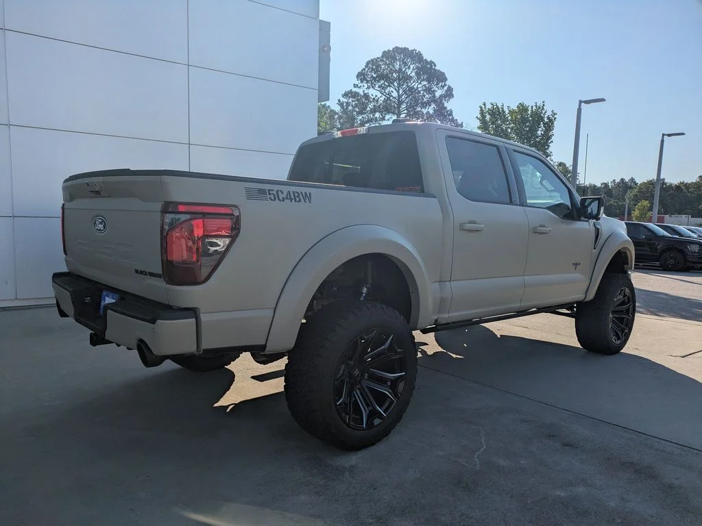 New 2026 Agate Black Metallic Ford XLT image 4