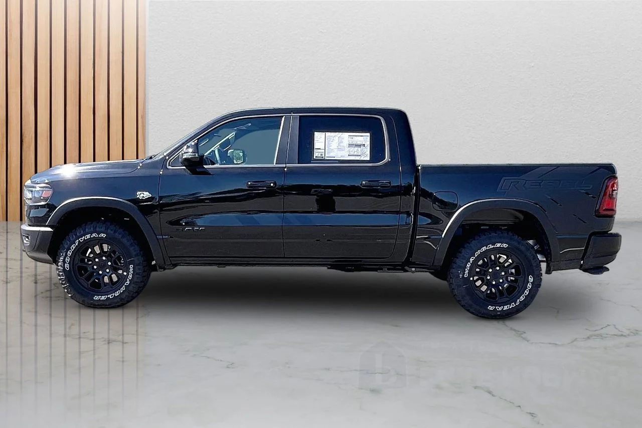 New 2026 Diamond Black Crystal Pearl-Coat Exterior Paint RAM Rebel image 6