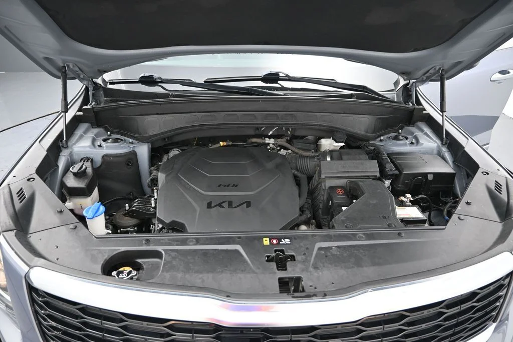 Used 2022 Everlasting Silver Kia S image 12