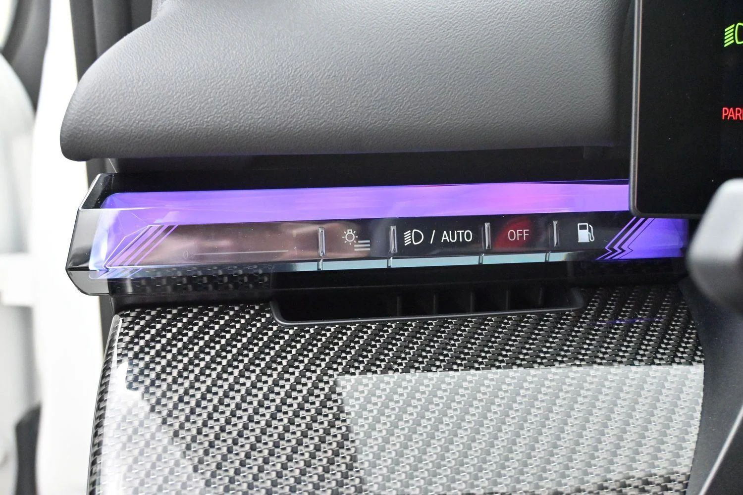 Used 2025 Alpine White BMW Sedan image 35