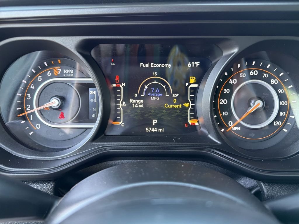 Used 2025 Gray Jeep Mojave image 21
