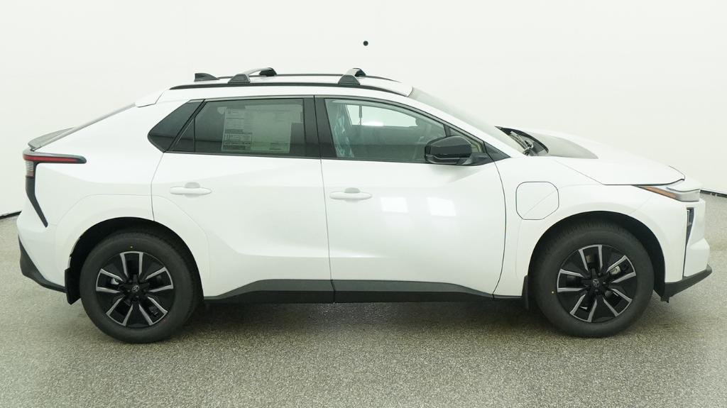 New 2026 Wind Chill Pearl Toyota XLE image 63