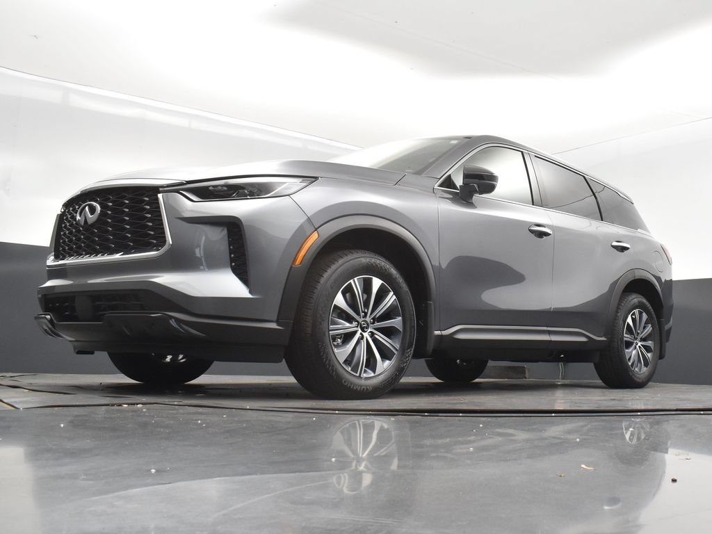 Certified Used 2025 Gray INFINITI PURE image 39