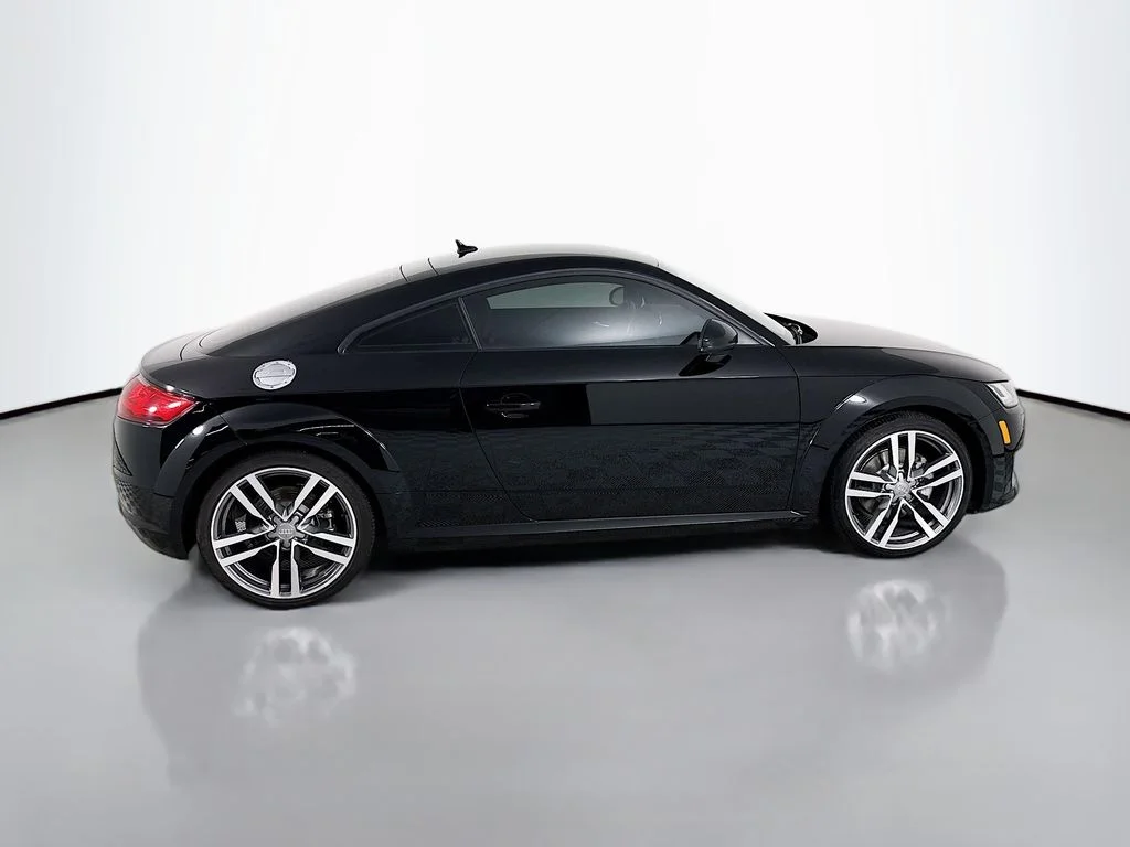 Used 2016 Brilliant Black Audi 2.0T image 8