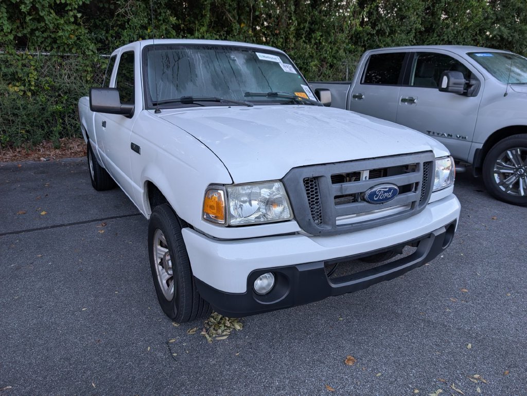 Used 2011 White Ford XLT image 3