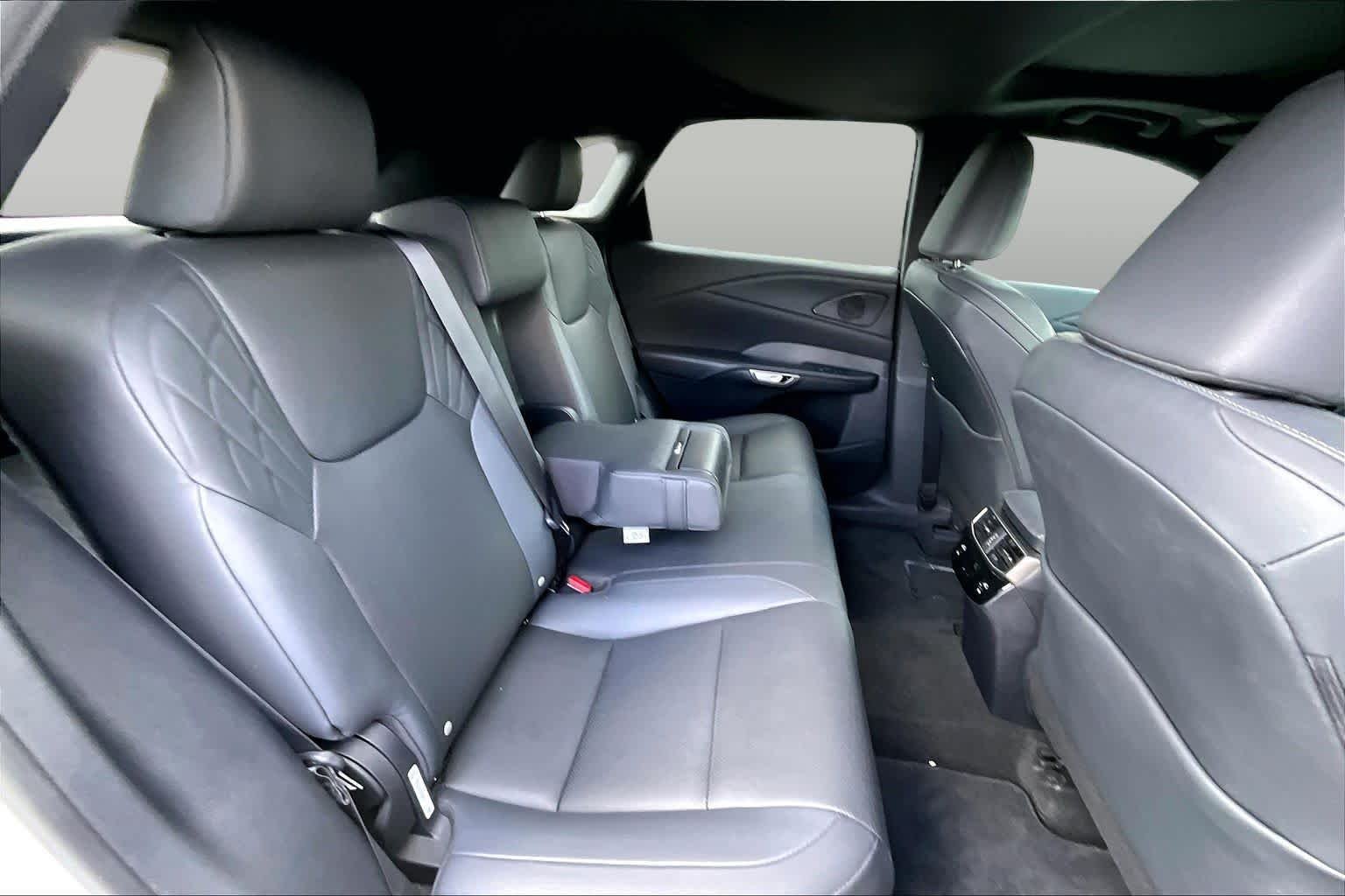 Used 2024 Eminent White Pearl Lexus Premium image 19