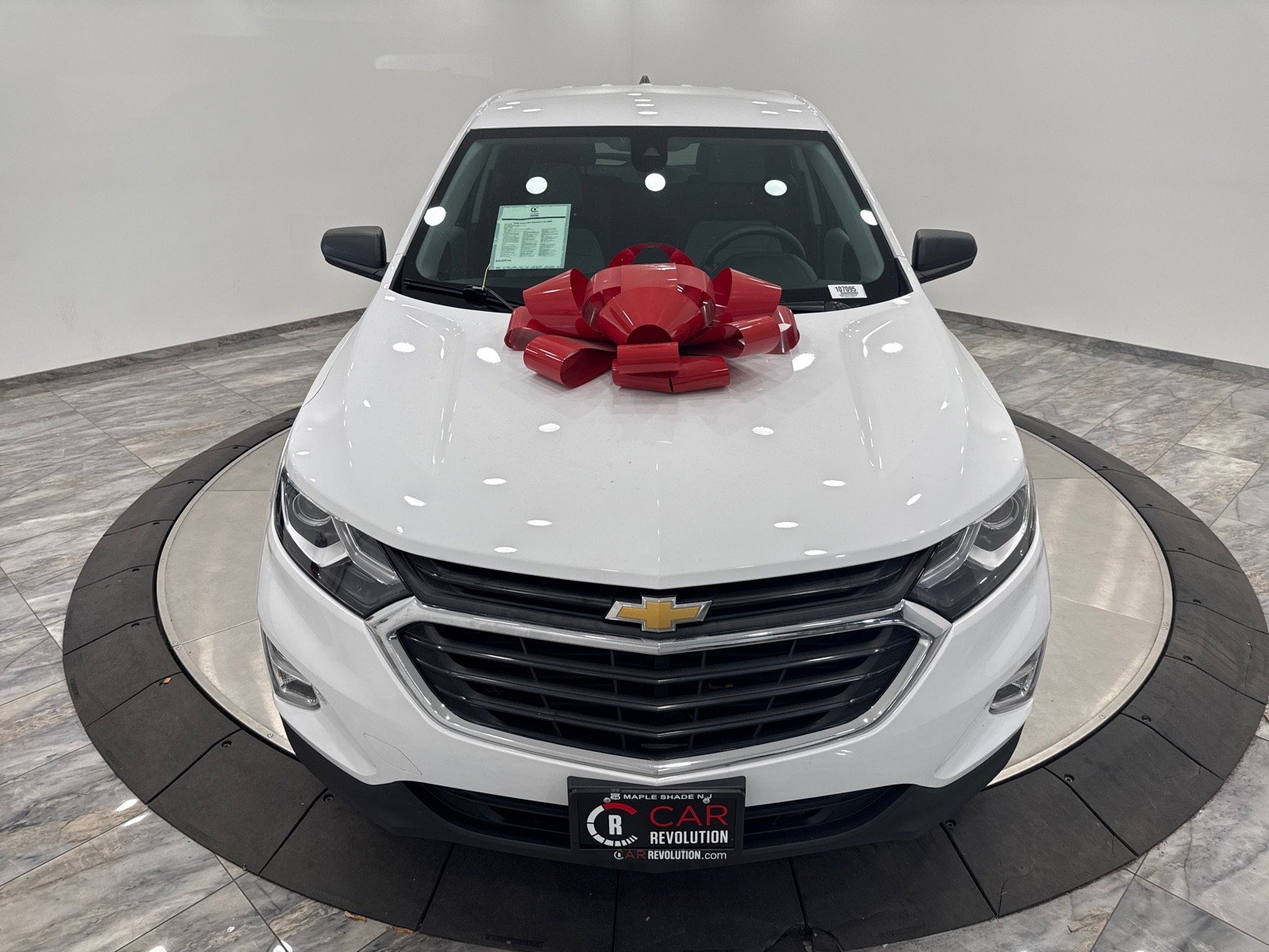 2020 Chevrolet Equinox LS photo 2