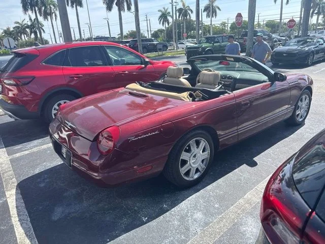 Used 2004 Red Ford Base image 4