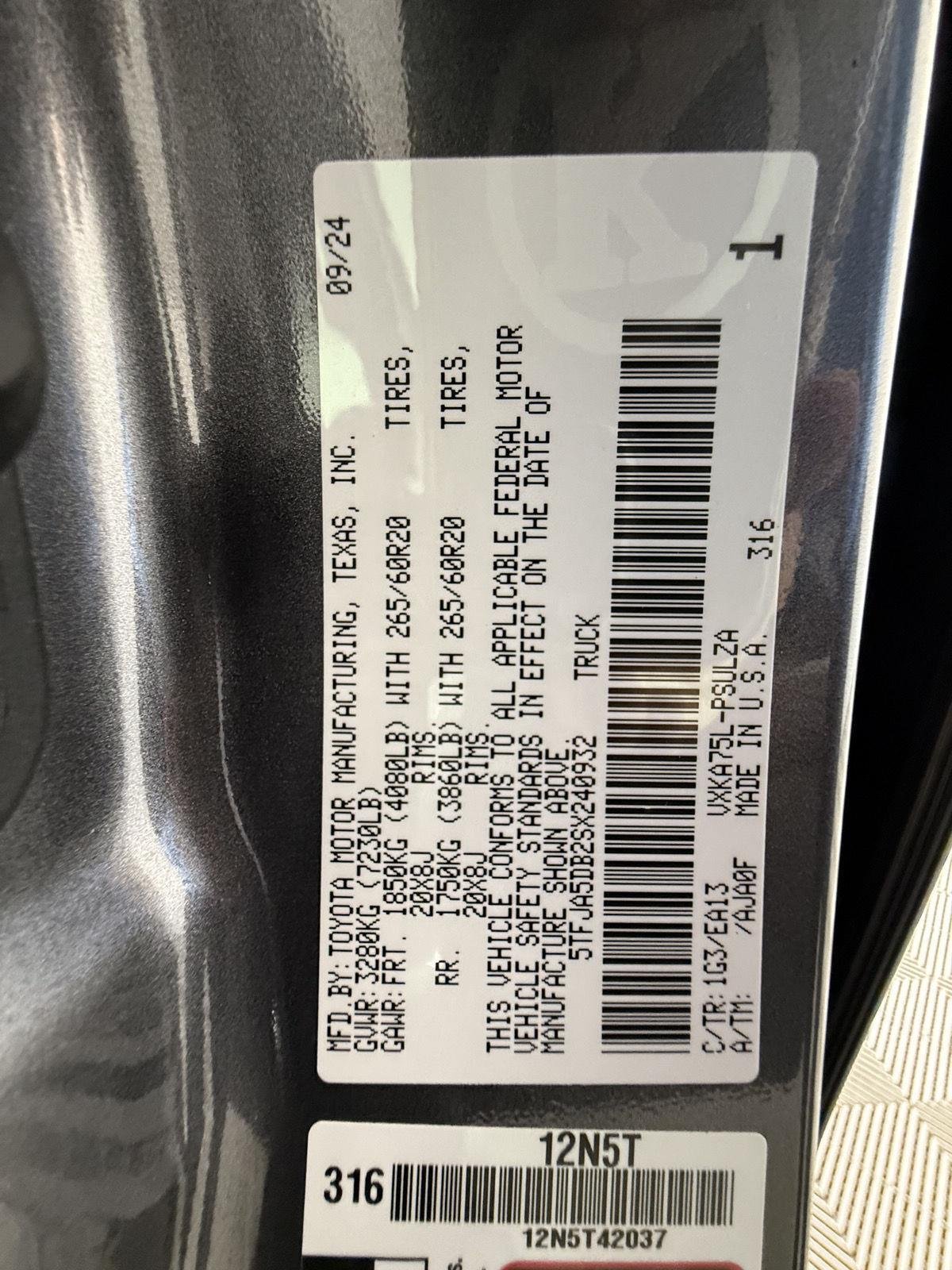 Used 2025 Magnetic Gray Metallic Toyota Limited image 29