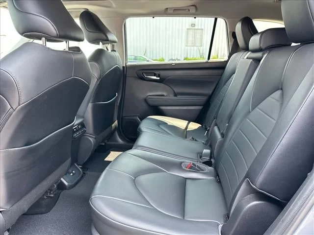 2021 Toyota Highlander XLE - Photo 19