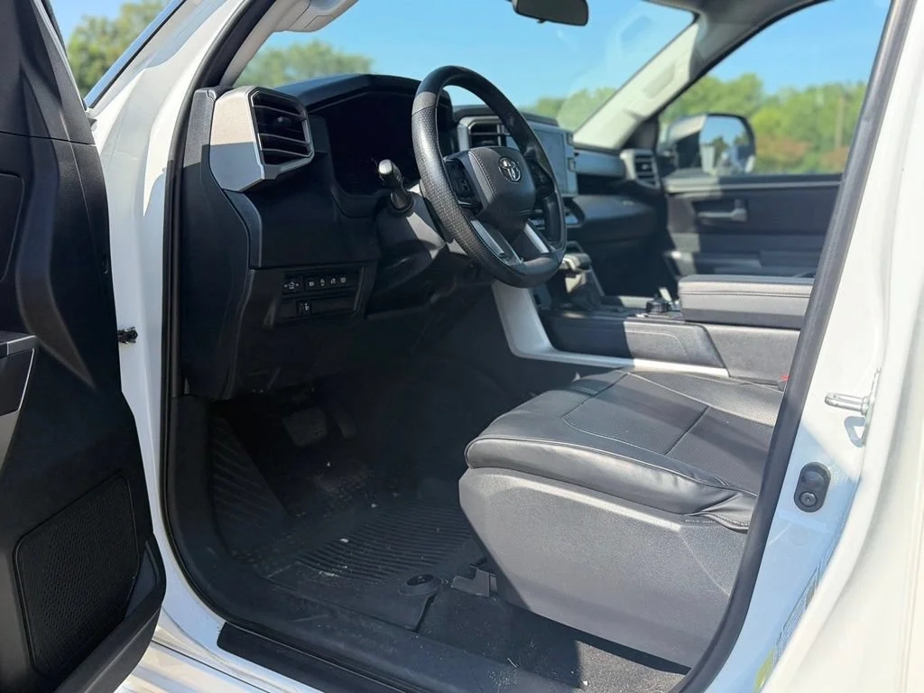 Used 2023 White Toyota SR5 image 21