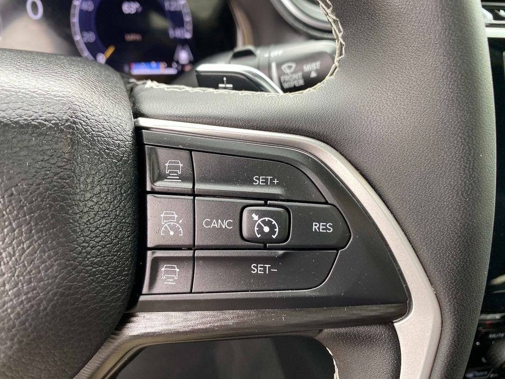 Used 2025 White Jeep Laredo X image 19