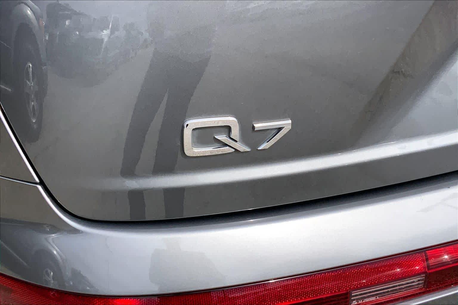 Used 2018 Graphite Gray Metallic Audi Prestige image 10