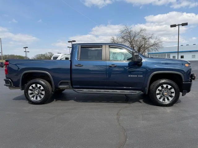 Used 2022 Blue Chevrolet Custom image 8
