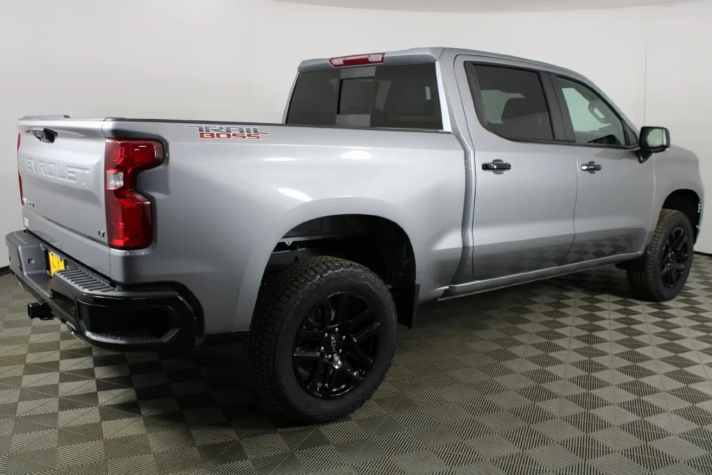 New 2026 Sterling Gray Metallic Chevrolet LT Trail Boss image 5