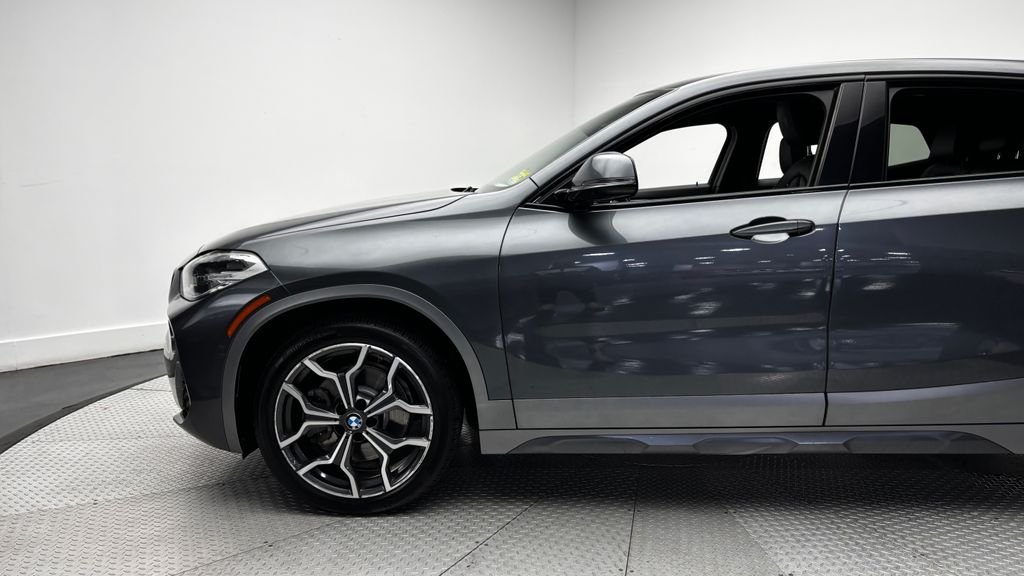 Used 2019 Gray BMW xDrive28i image 5