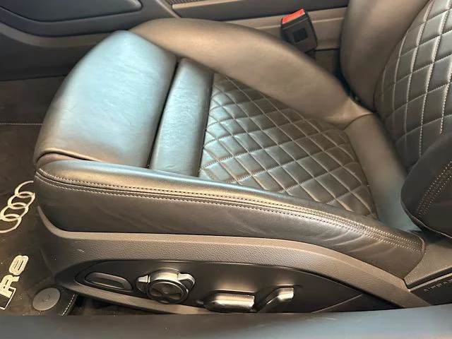 Used 2017 Daytona Gray Pearl Effect Audi V10 image 15