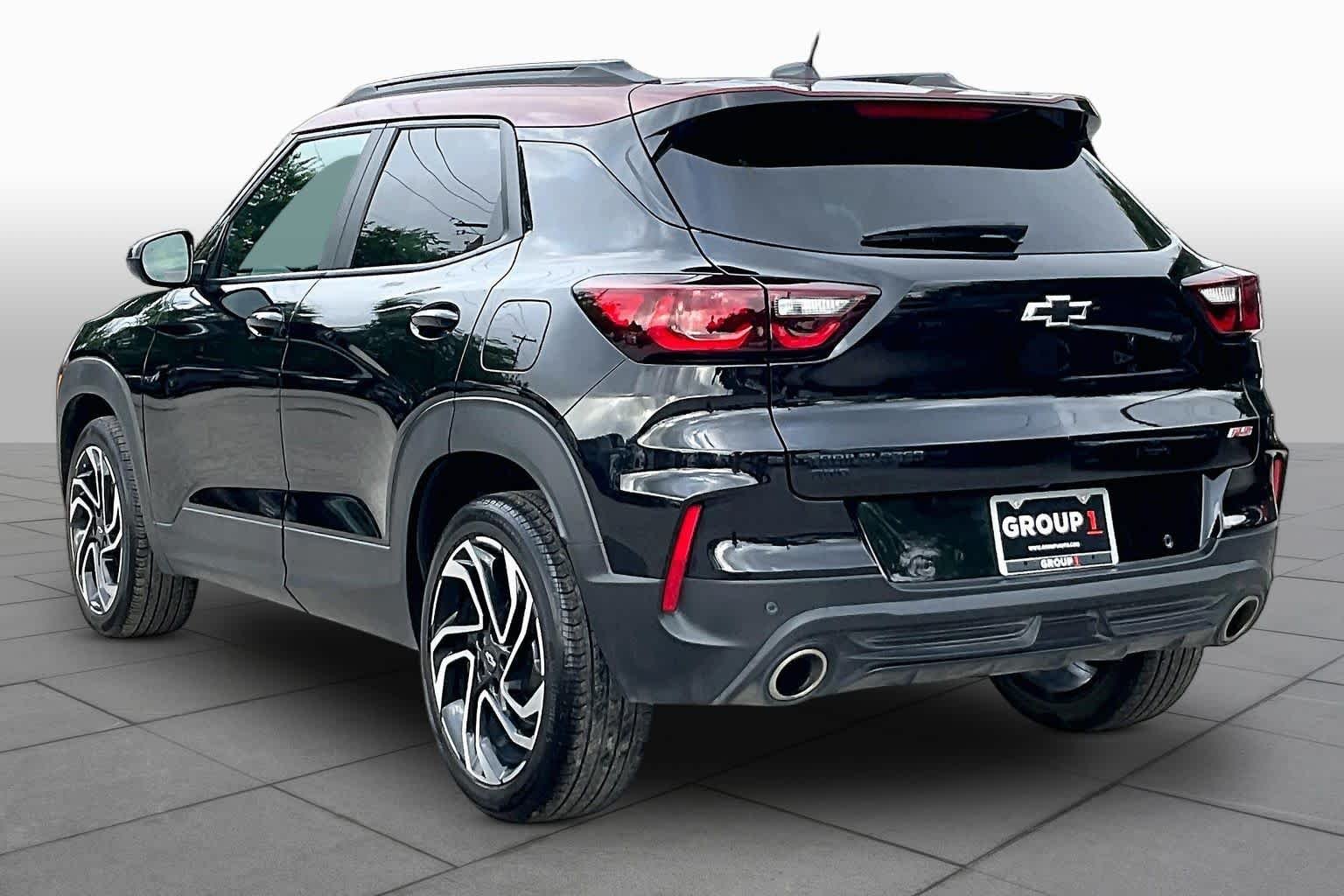 Used 2025 Mosaic Black Metallic Chevrolet RS image 12