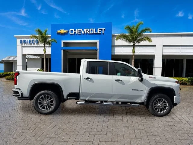 New 2026 Summit White Chevrolet LT image 7