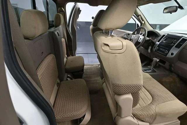 2014 Nissan Frontier SV - Photo 37