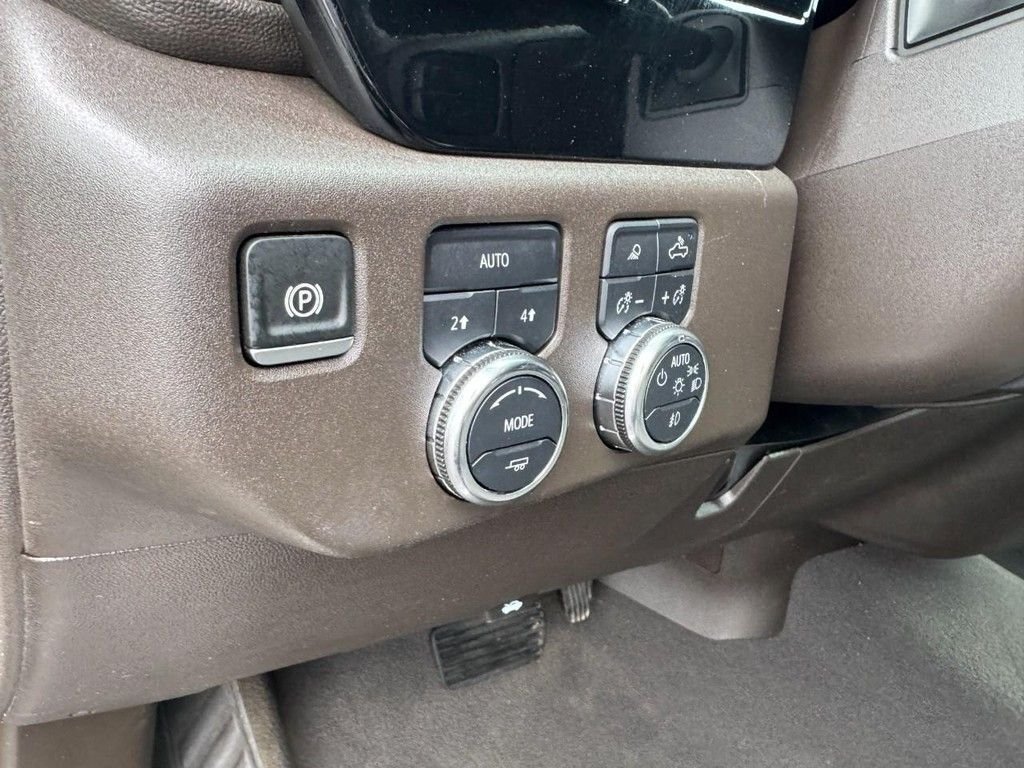 Used 2025 Silver GMC SLT image 15