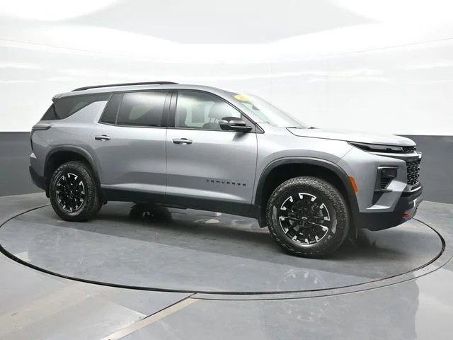 Used 2025 Gray Chevrolet Z71 image 7