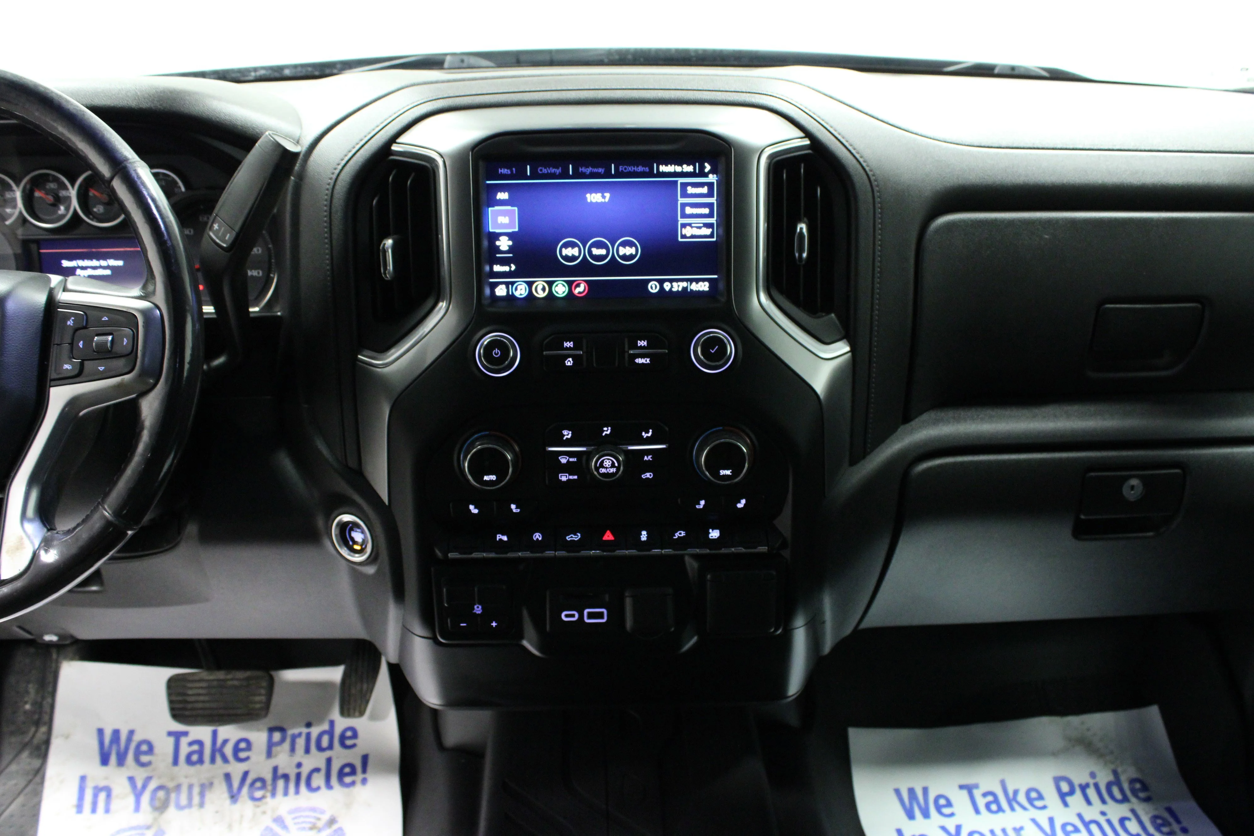 Used 2020 Shadow Gray Metallic Chevrolet LT image 18