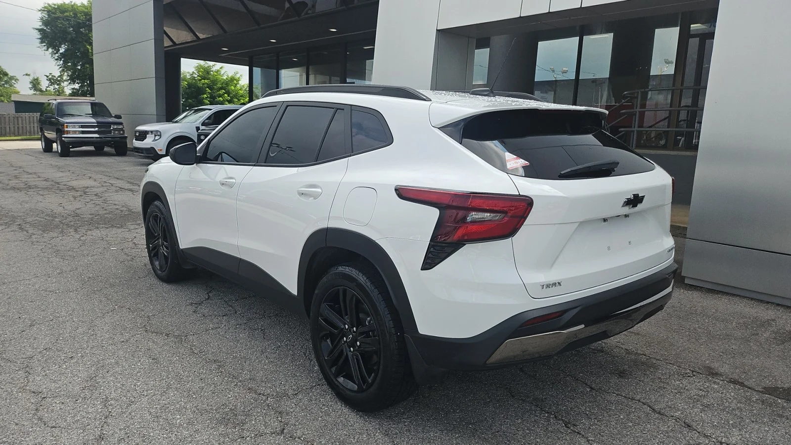 Used 2024 White Chevrolet ACTIV image 3
